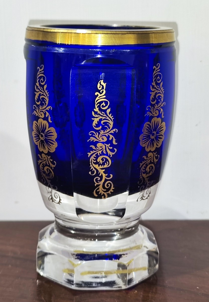 Bicchiere Biedermeier in cristallo blu e oro