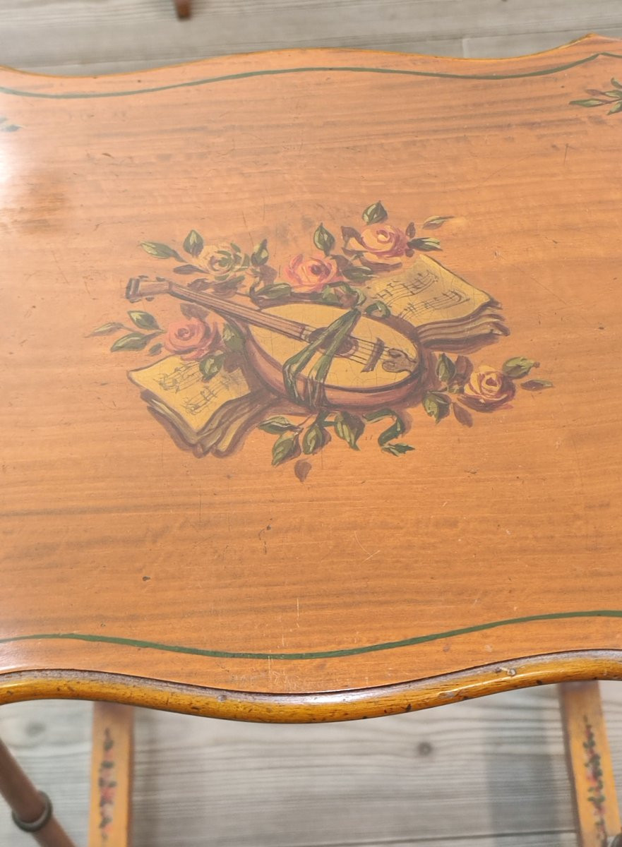 Set di tavolini in satinwood dipinto del XIX secolo-photo-2