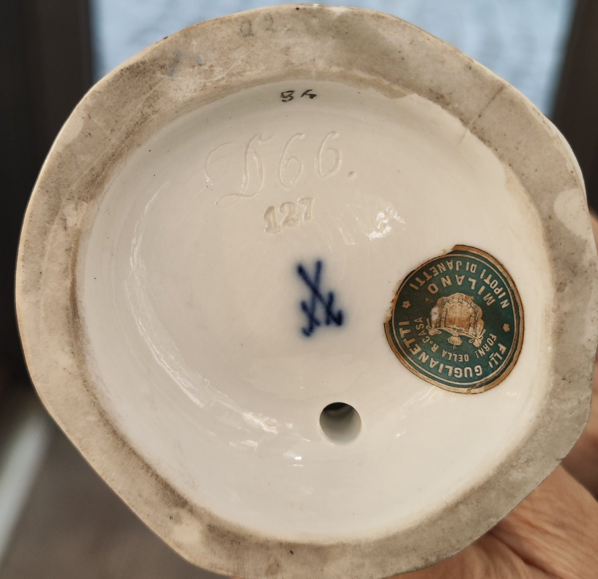 Statuina in porcellana di Meissen del XIX secolo provenienza Fratelli Guglianetti -photo-4