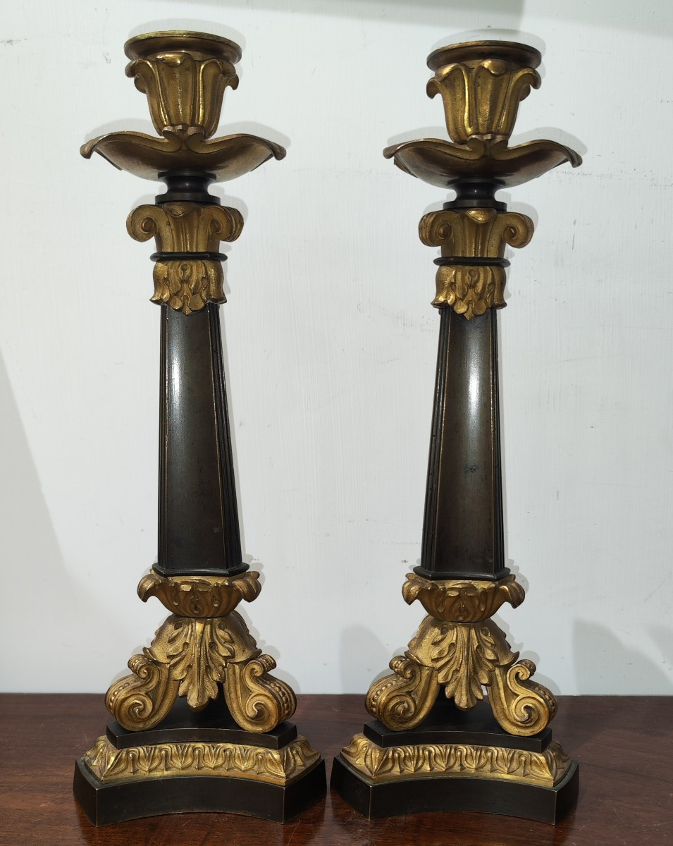 Coppia di candelieri in bronzo Luigi Filippo XIX secolo 