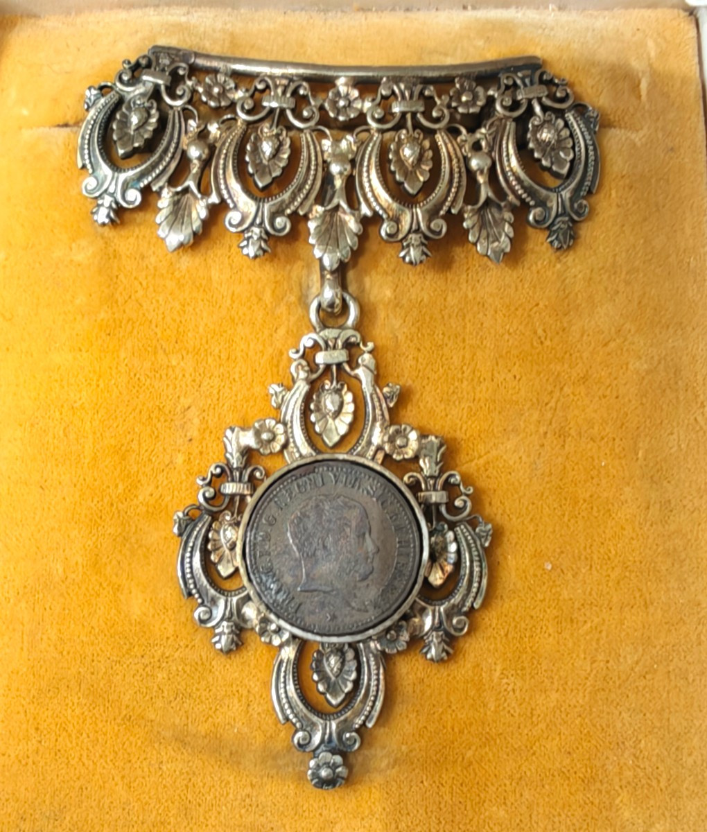 Spilla con moneta di Francesco I di Borbone 