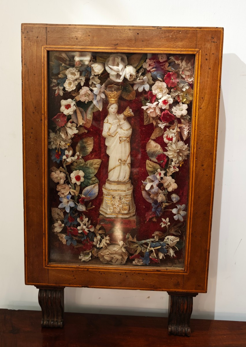 Teca Antica con Madonna di Trapani in Alabastro e Fiori di Seta - XIX Secolo