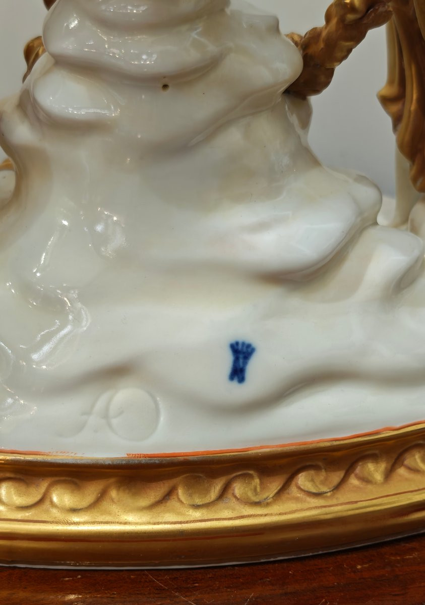 Importante Gruppo Scultoreo "Trionfo dell'Abbondanza" in Porcellana Bianca e Oro -photo-3