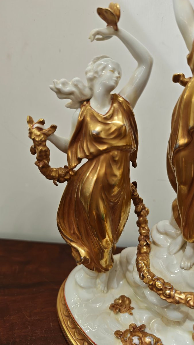Importante Gruppo Scultoreo "Trionfo dell'Abbondanza" in Porcellana Bianca e Oro -photo-1