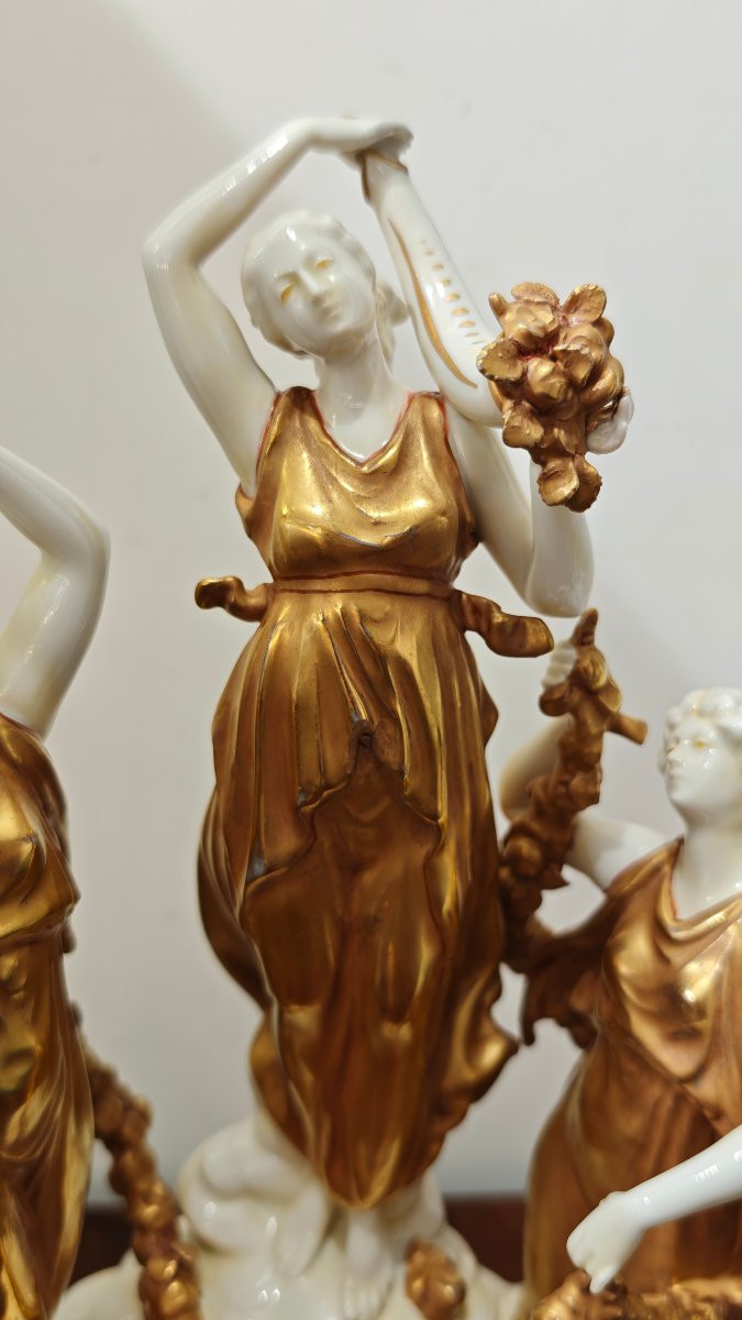 Importante Gruppo Scultoreo "Trionfo dell'Abbondanza" in Porcellana Bianca e Oro -photo-2