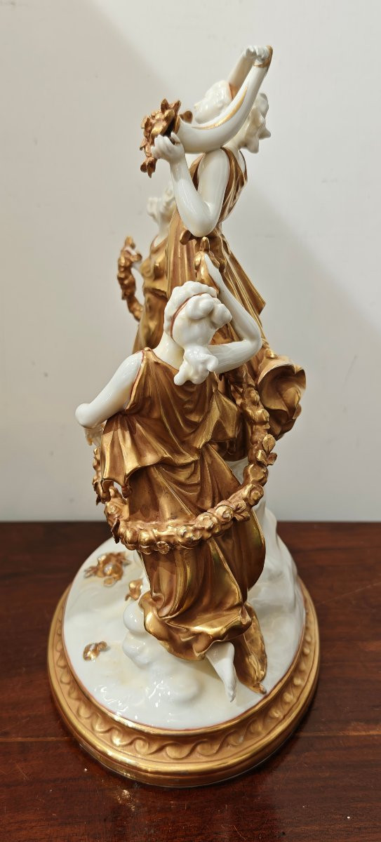 Importante Gruppo Scultoreo "Trionfo dell'Abbondanza" in Porcellana Bianca e Oro -photo-5
