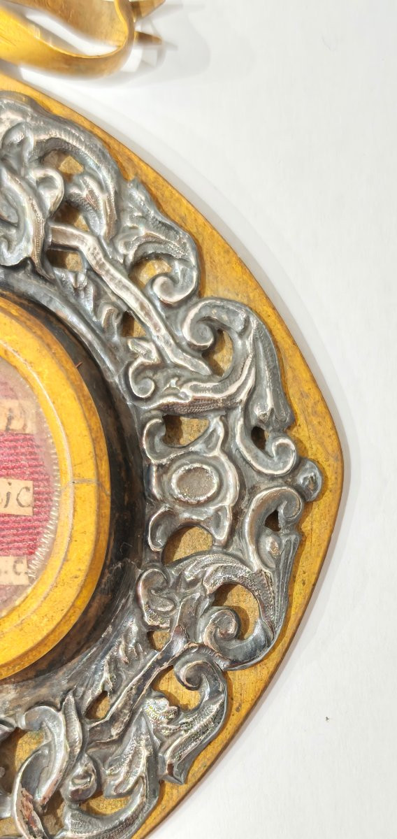 Antico reliquiario ovale in bronzo dorato e argento  Stato Pontificio Roma XIX secolo -photo-3