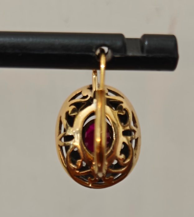 Orecchini vintage in oro 18k con  rubini e rose di diamanti -photo-3
