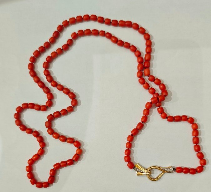 Importante collana in corallo del Mediterraneo del XIX secolo chiusura in oro 18 kt e diamanti -photo-3
