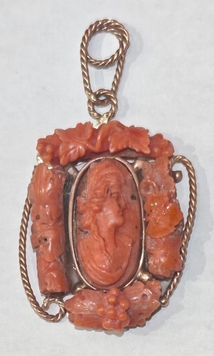 Pendente antico in corallo di Sciacca XIX secolo 