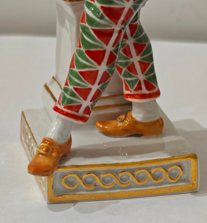 STATUINA ARLECCHINO CON MASCHERA IN PORCELLANA DIPINTA MEISSEN -photo-3