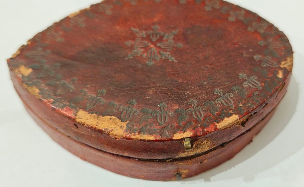 Reliquiario in filigrana d'argento con custodia originale del XVIII secolo -photo-3