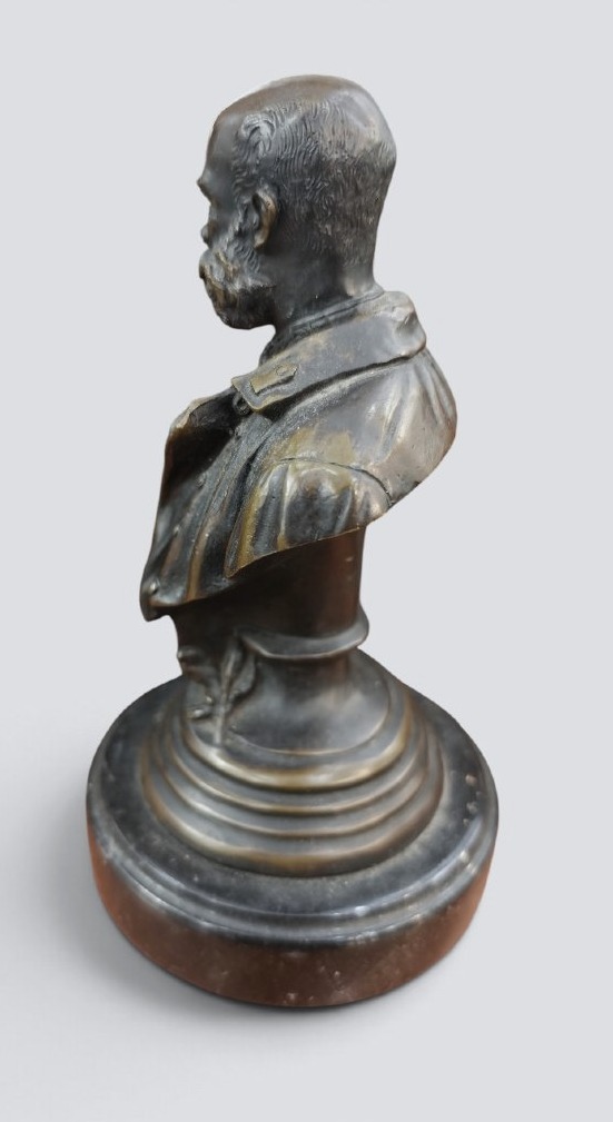 Busto in bronzo dell'Imperatore Francesco Giuseppe I d'Austria -photo-1