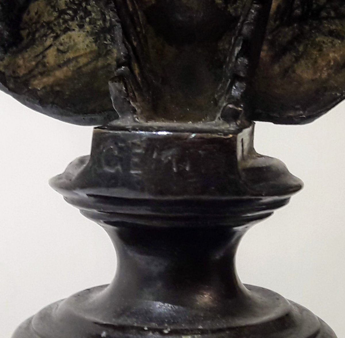 Sculpture de femme en bronze "Gemito"-photo-4