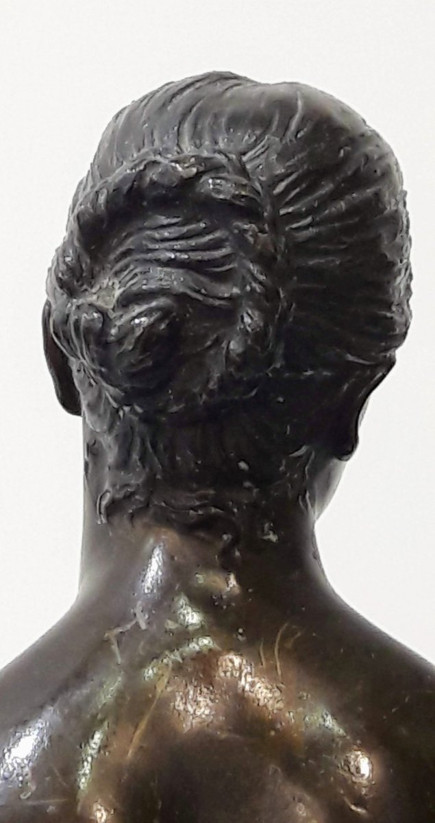 Sculpture de femme en bronze "Gemito"-photo-3