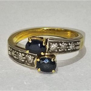 Anello in oro con zaffiri e diamanti 