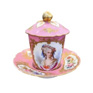 Antica tazza trembleuse in porcellana di Sèvres