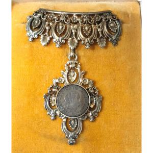 Spilla con moneta di Francesco I di Borbone 