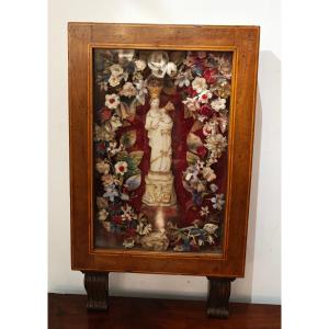 Teca Antica con Madonna di Trapani in Alabastro e Fiori di Seta - XIX Secolo