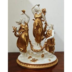 Importante Gruppo Scultoreo "Trionfo dell'Abbondanza" in Porcellana Bianca e Oro 