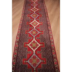 Senneh Iran Rug 367 X 90 Cm