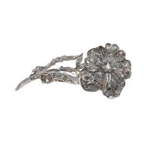 Flower Brooch In 18k White Gold Adorned With Diamonds