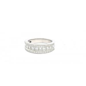 18 Carat White Gold Ring Set With Princess And Brilliant Cut Diamonds