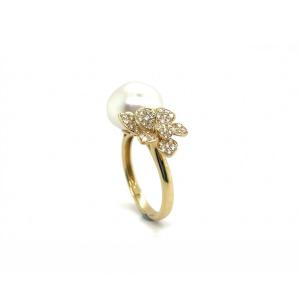 18k Yellow Gold Ring, Cultured Pearl And 0.32 Carat Diamond.