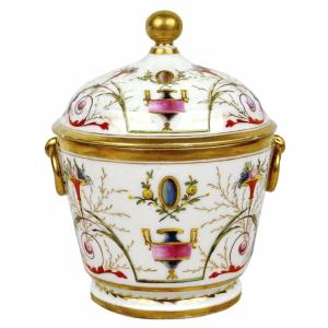 Sugar Bowl And Lid In Paris Porcelain - Salembier Decoration - 18th Century