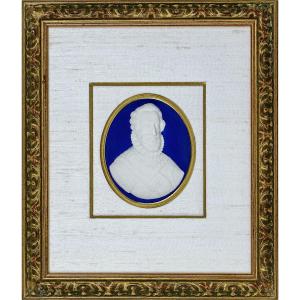 Biscuit Porcelain Medallion Depicting Henry IV - 19th Century