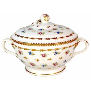 Porcelain Ecuelle à Bouillon From The Manufacture A La Reine In Paris - 18th Century