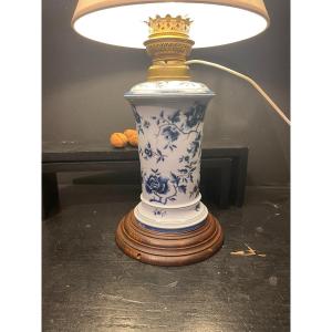 Oil Lamp Mounted In Lamp