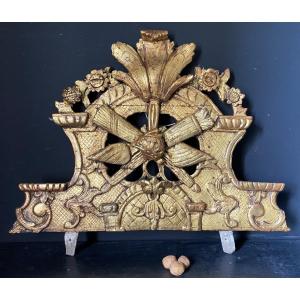 18th Century Pediment In Gilded Wood