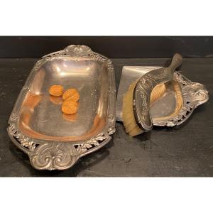 Silver Metal Bread Service