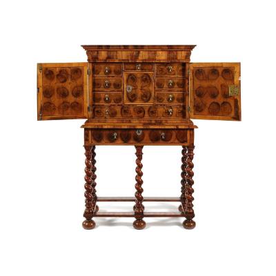 English Cabinet Oyster Shell - William And Mary