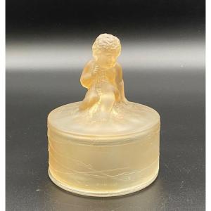 An Amour Assis Boxe By R.lalique 
