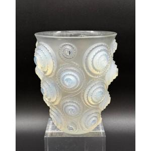A Spirales Vase In Opalescent Glass By R.lalique