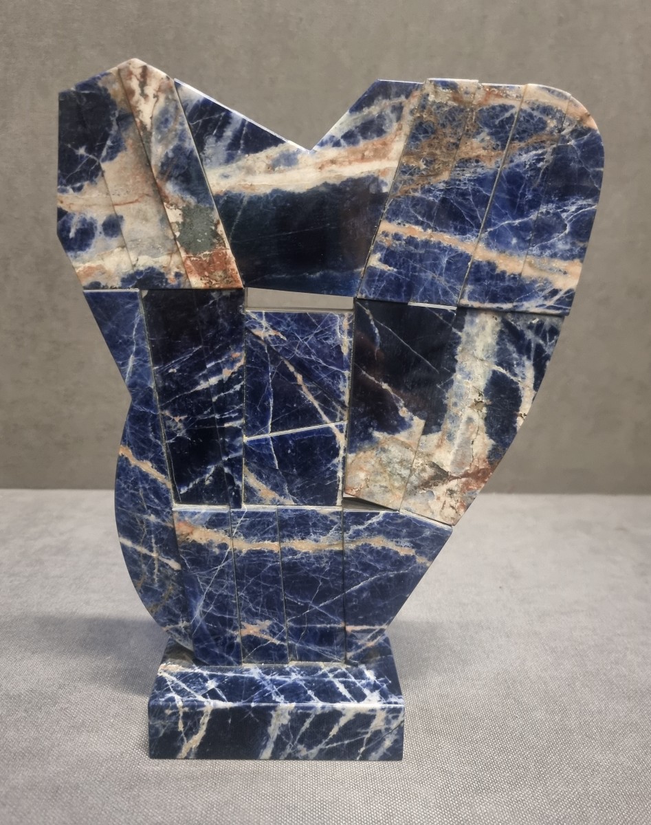 SCULTURA MULTIPLA 34/50 in marmo (sodalite del Sud Africa) -  Pietro Consagra