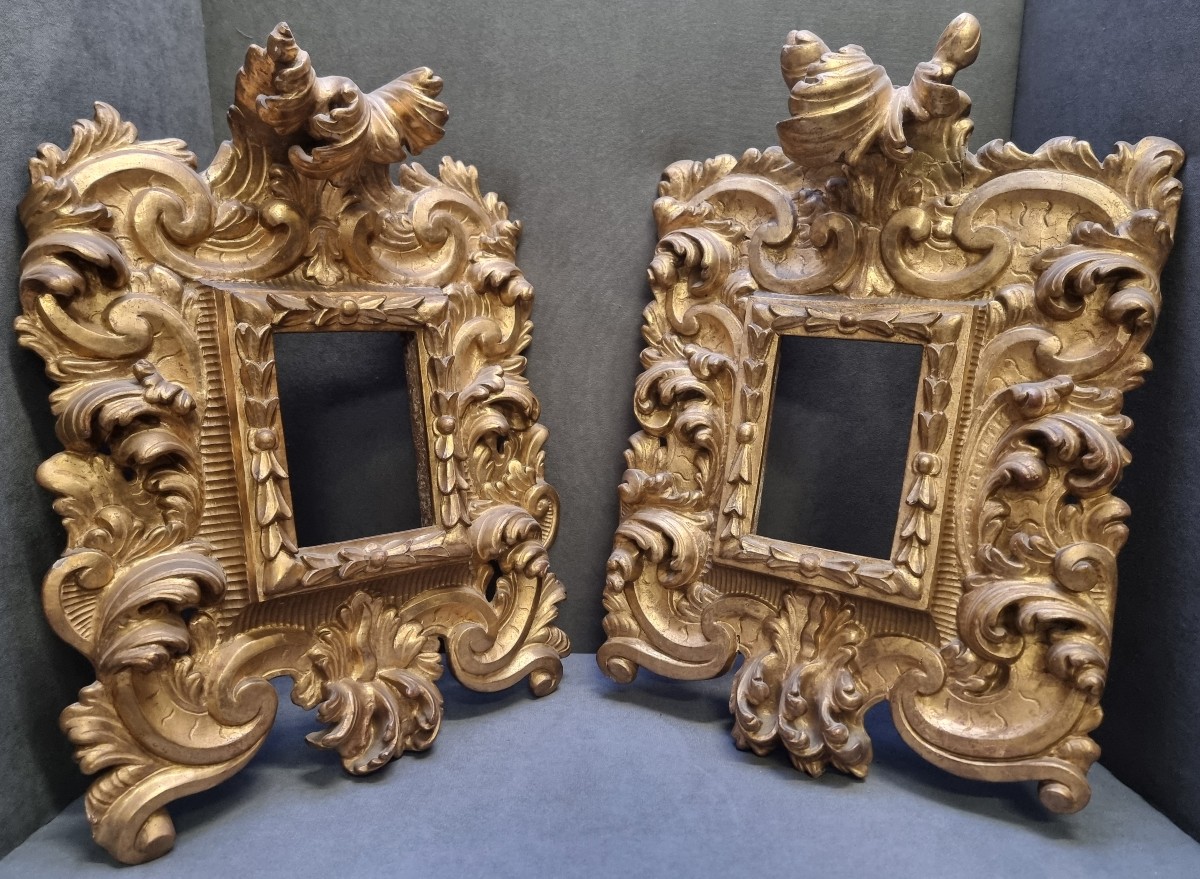 COPPIA CORNICI IN LEGNO INTAGLIATO E DORATO - SPAGNA PRIMA META DEL XVII SECOLO