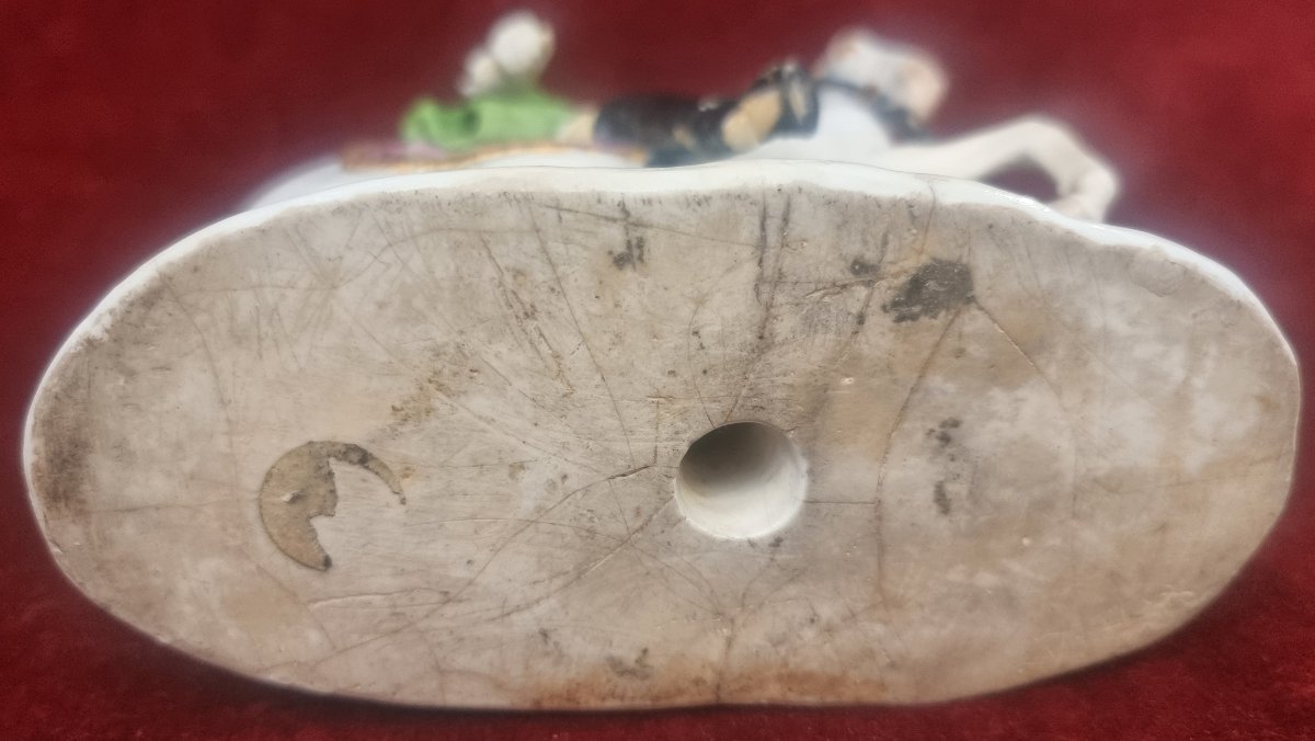 STATUINA PORCELLANA DIPINTA SU BASE DI LEGNO - CAVALIERE -GERMANIA MEISSEN - META DEL XVIII SEC-photo-1