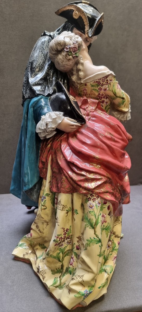 SCULTURA IN PORCELLANA DIPINTA - COPPIA VENEZIANA / IL BACIO -  LUIGI FABRIS - ITALIA-photo-4