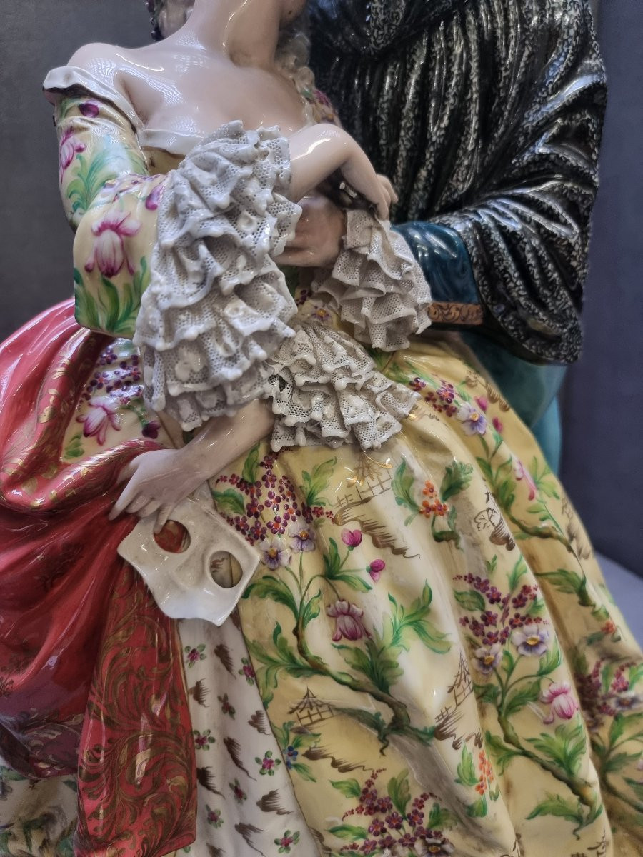 SCULTURA IN PORCELLANA DIPINTA - COPPIA VENEZIANA / IL BACIO -  LUIGI FABRIS - ITALIA-photo-3