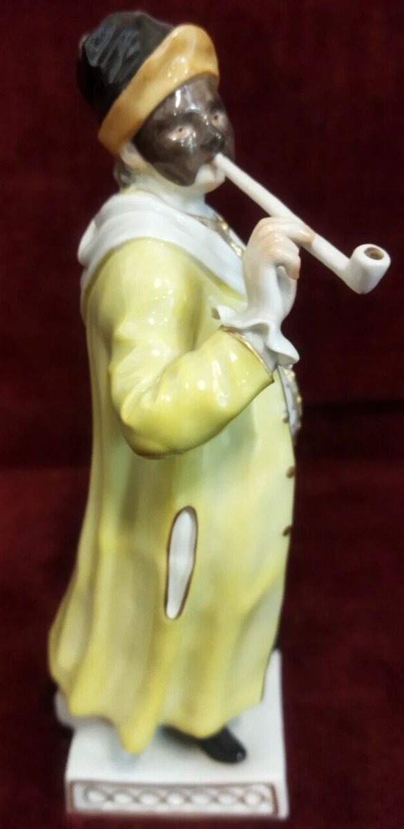 COMMEDIA DELL' ARTE ITALIANA  STATUINA CORTEGGIANO IN PORCELLANA DIPINTA MEISSEN - XX SECOLO-photo-2