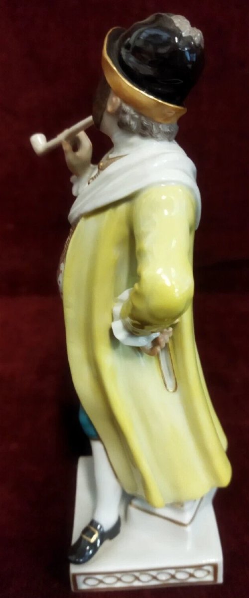 COMMEDIA DELL' ARTE ITALIANA  STATUINA CORTEGGIANO IN PORCELLANA DIPINTA MEISSEN - XX SECOLO-photo-4