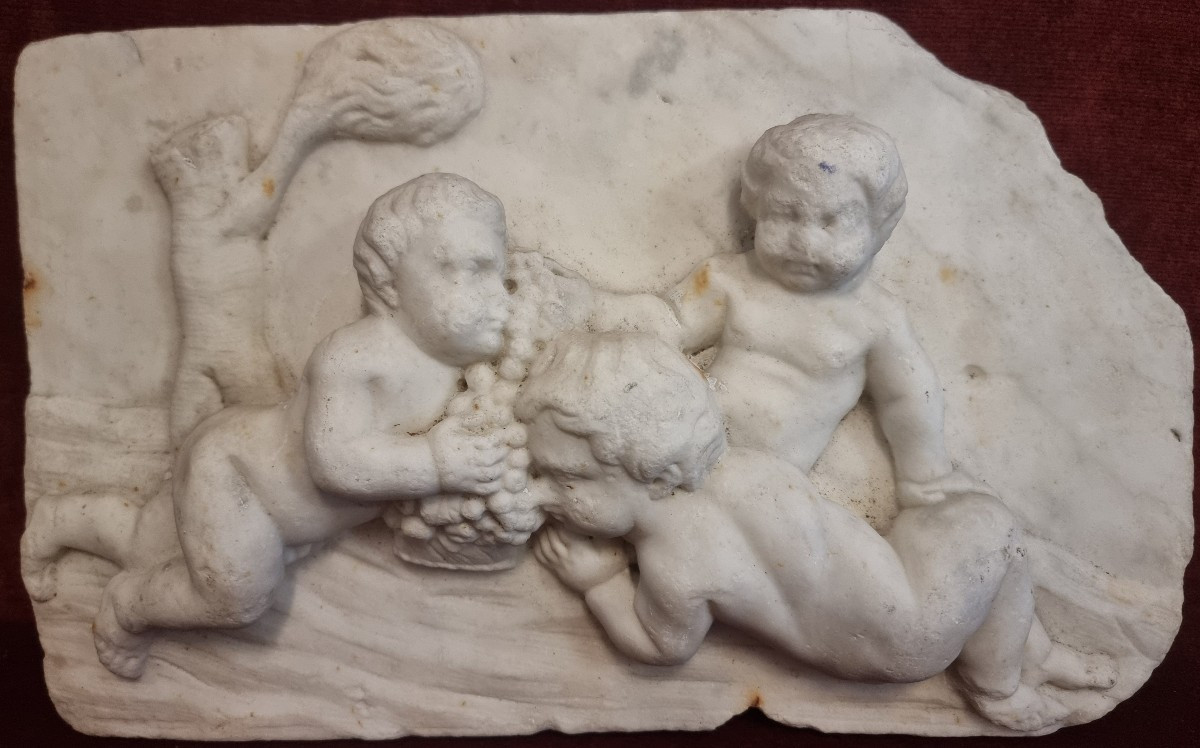 BASSORILIEVO IN MARMO RAFFIGURANTE PUTTI  - PRIMA META DEL XIX SECOLO