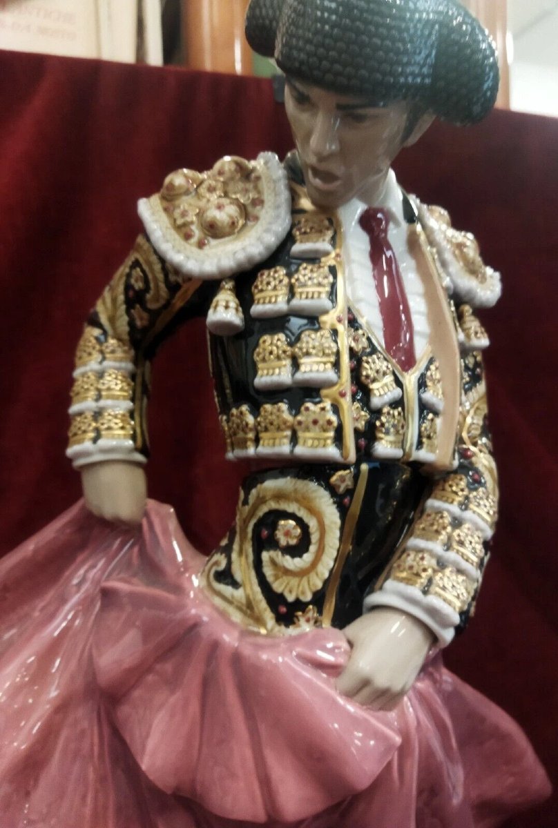 TORERO IN PORCELLANA DIPINTA LLADRO' - SPAGNA esemplare 221/250 - MALAVIA-photo-2
