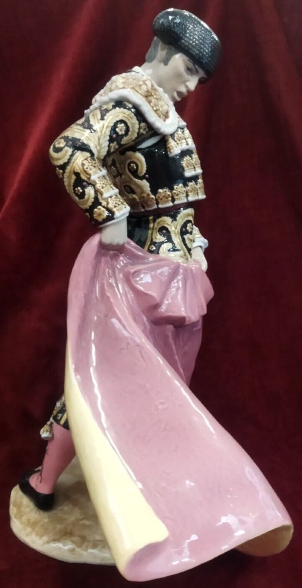 TORERO IN PORCELLANA DIPINTA LLADRO' - SPAGNA esemplare 221/250 - MALAVIA-photo-3
