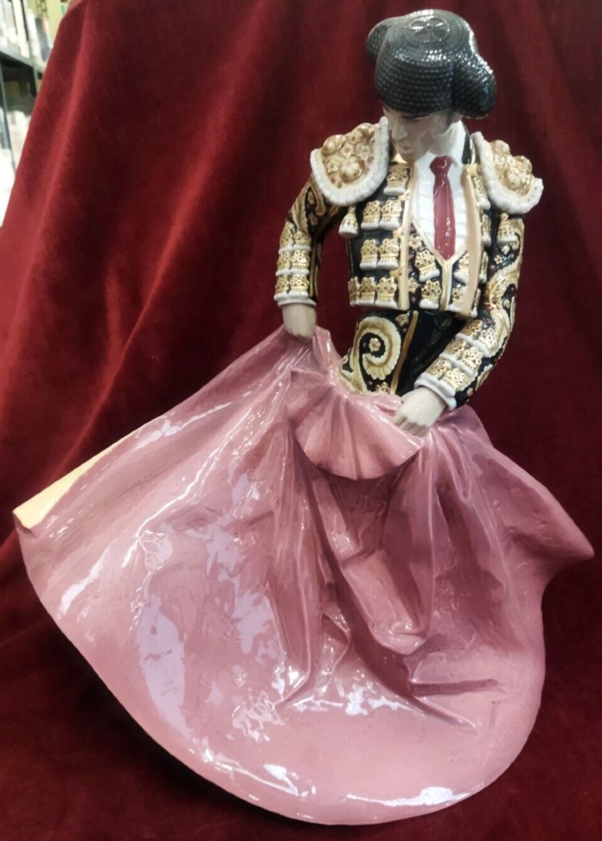 TORERO IN PORCELLANA DIPINTA LLADRO' - SPAGNA esemplare 221/250 - MALAVIA