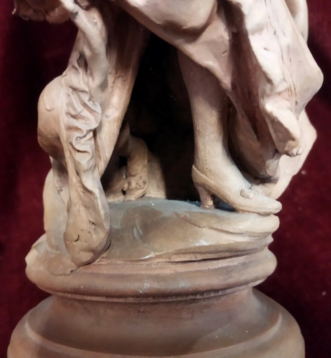 SCULTURA EROTICA IN TERRACOTTA DONNA CHE ALZA LA GONNA-photo-3