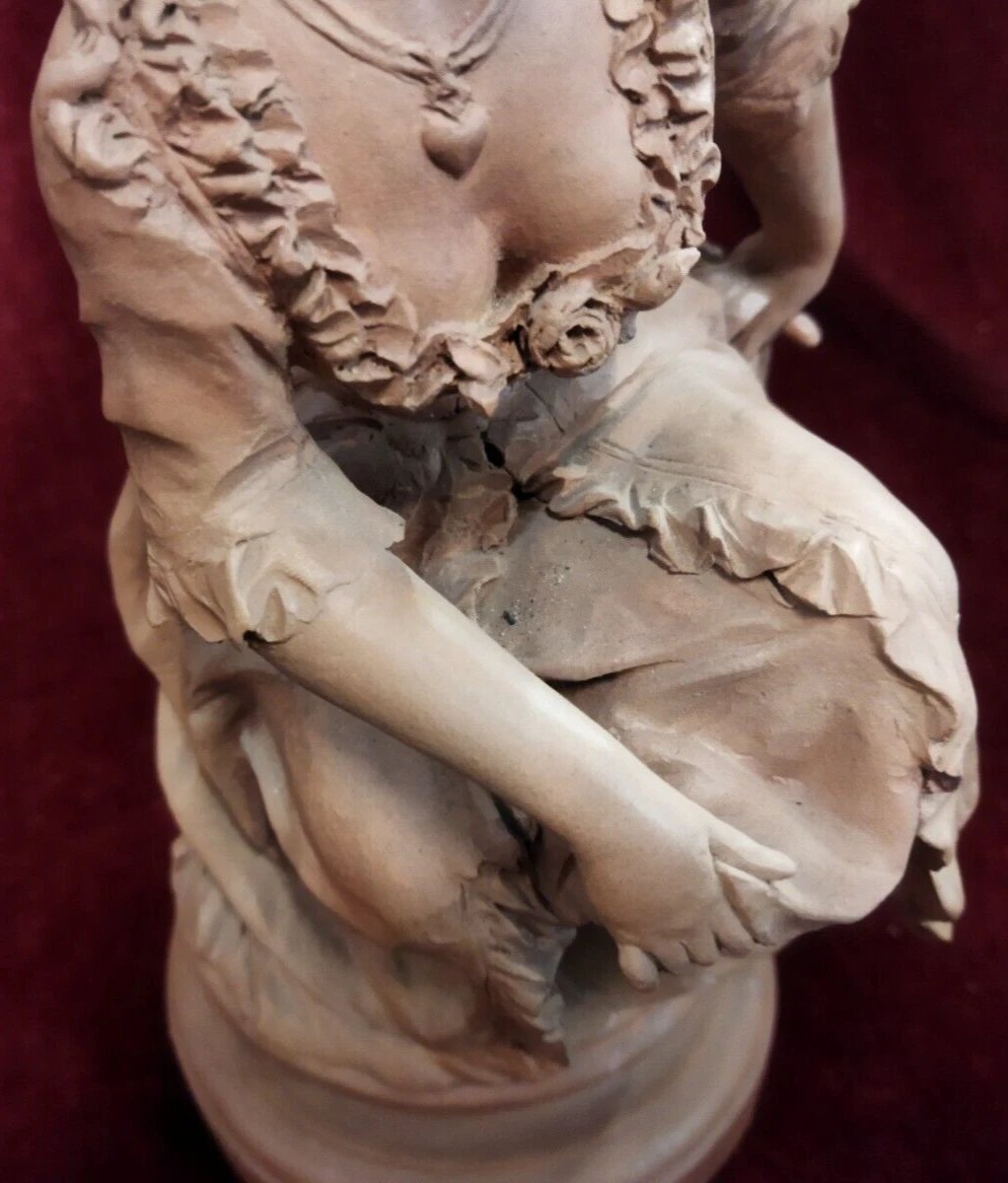 SCULTURA EROTICA IN TERRACOTTA DONNA CHE ALZA LA GONNA-photo-4